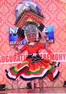 नमस्ते ख्वप टेलिभिजनको उद्घाटन कार्यक्रममा महाकाली नृत्य प्रस्तुत गर्दै रञ्जना सितिख